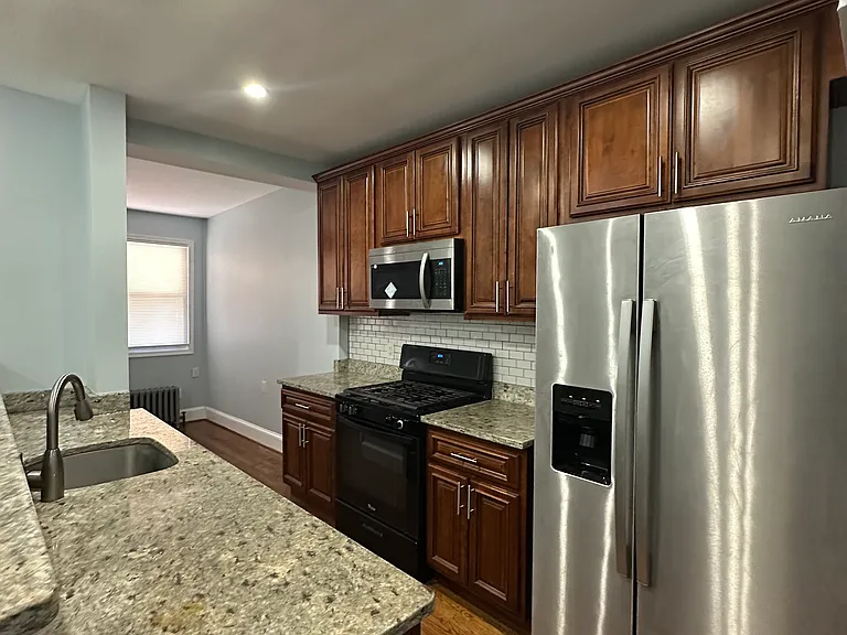 1533 Isherwood St NE — Photo 9