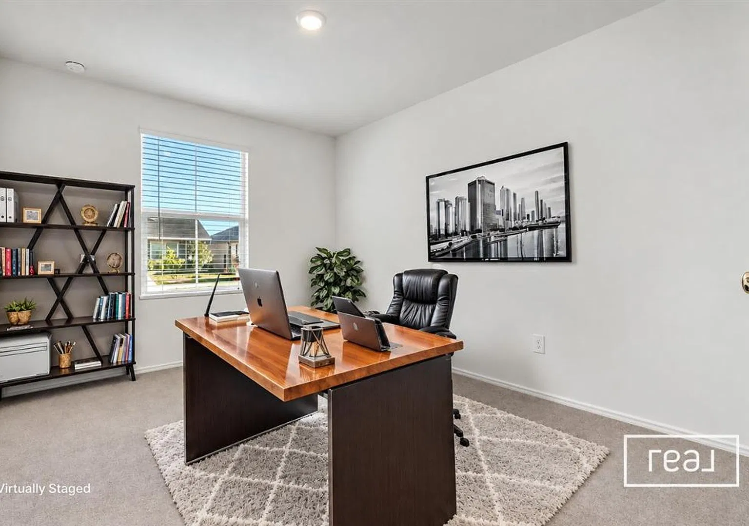 Beautiful 3-Bedroom Kyle Home with Office/Flex Space Lawn Care & Pest Control Included! — Photo 2
