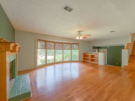 5th image of 1901 Sherwood Dr