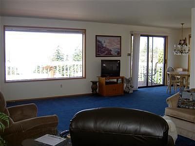 4th image of 345 Burke Dr