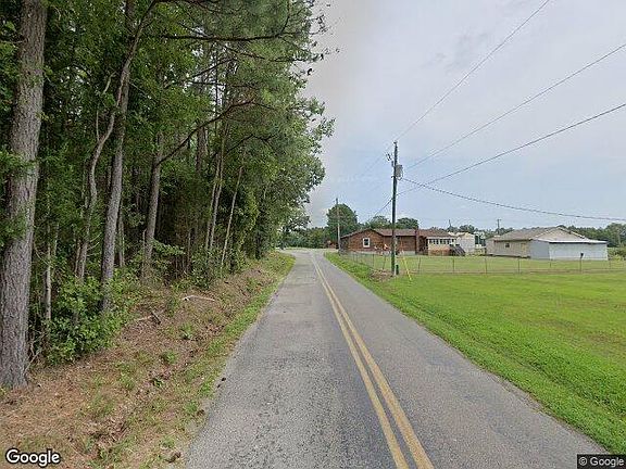 Exterior Neighborhood (street photo)