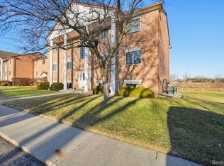 51288 Johns Dr #7, New Baltimore, MI 48047