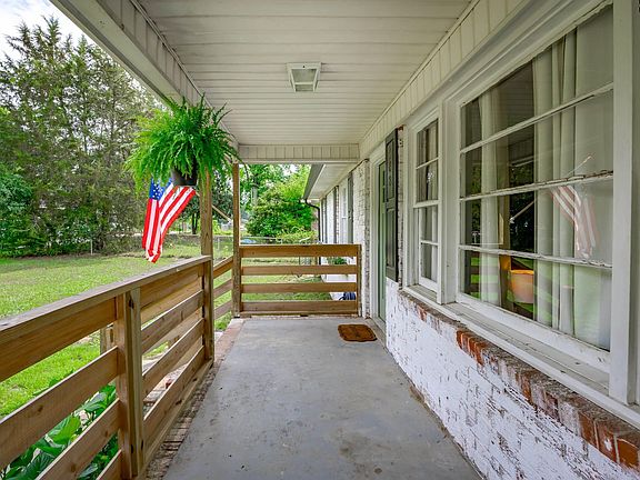 5th image of 908 Mitchell Dr