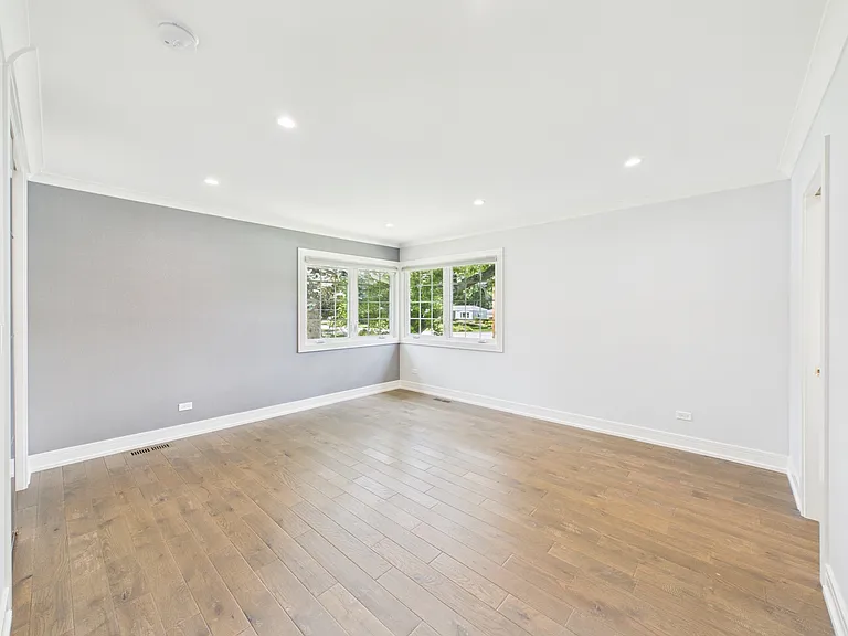 201 E Olive Ave — Photo 37