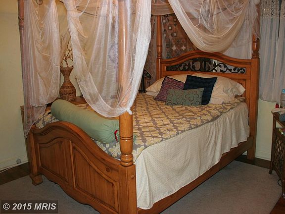 Bedroom (Master)