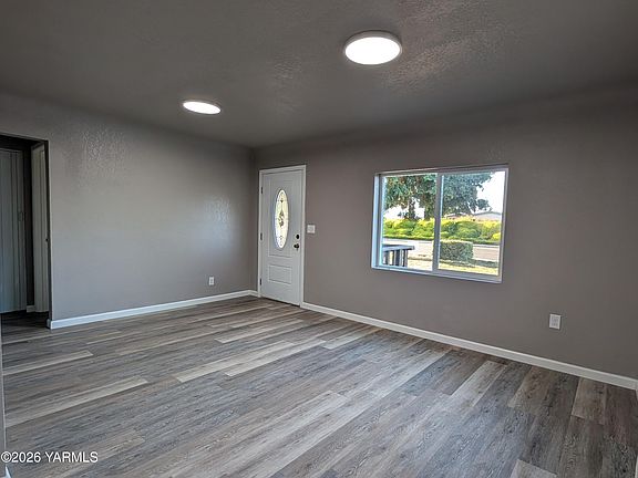 3rd image of 1306 W Washington Ave
