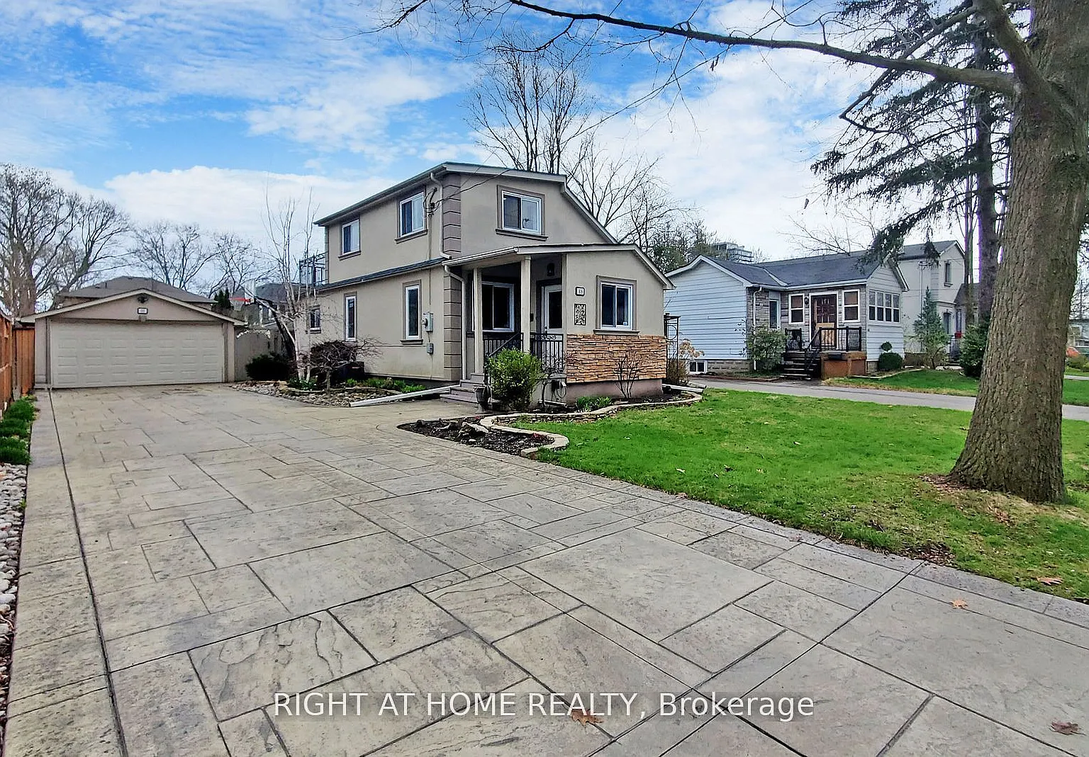 4 bed, $4,000 — Photo 1