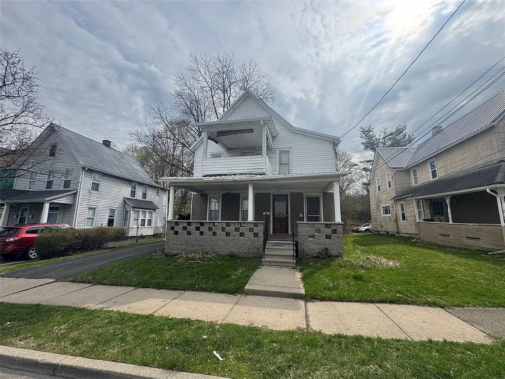3 bed, 1.5 bath, 1314 sqft, $1,450 — Photo 1