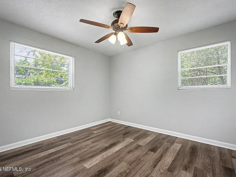 7010 Arques Rd — Photo 29