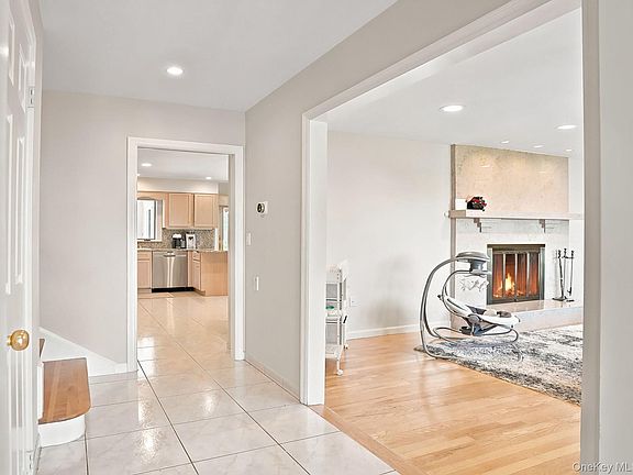 4th image of 316 Gainsborg Ave Unit 2