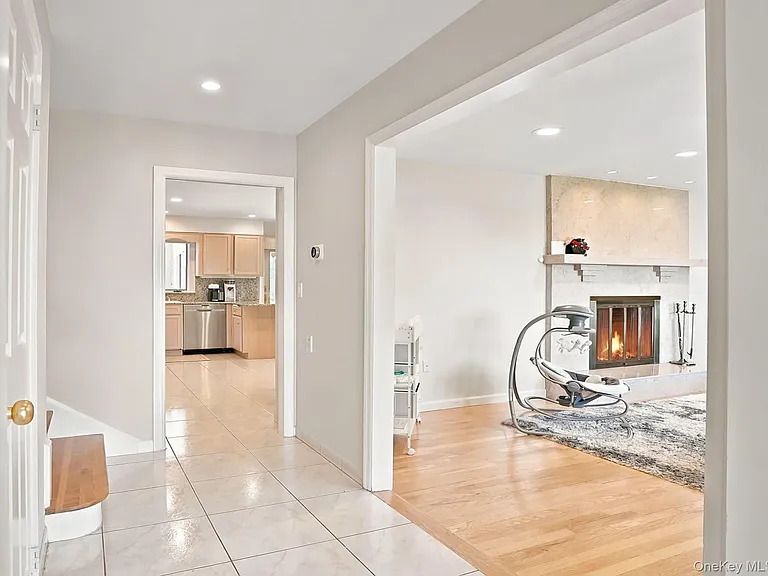 316 Gainsborg Ave #2 — Photo 4