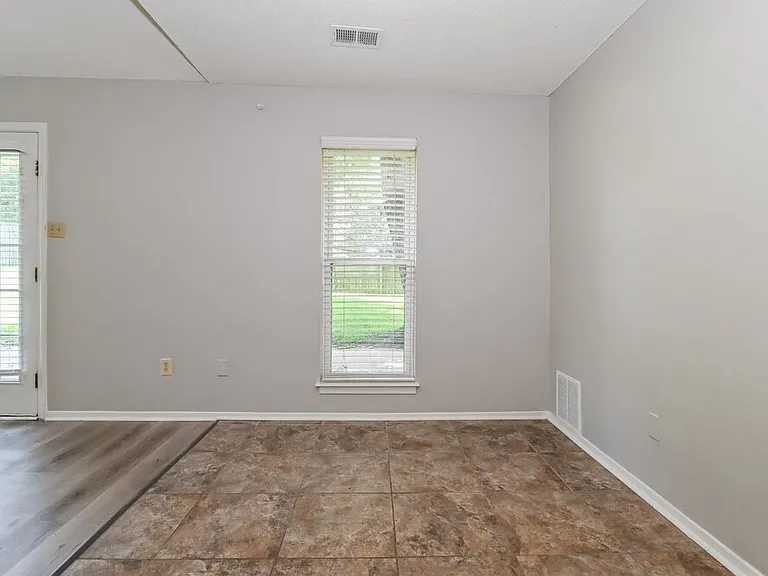 3655 Corsica Dr — Photo 6