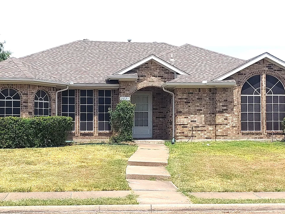 2521 Chene Dr