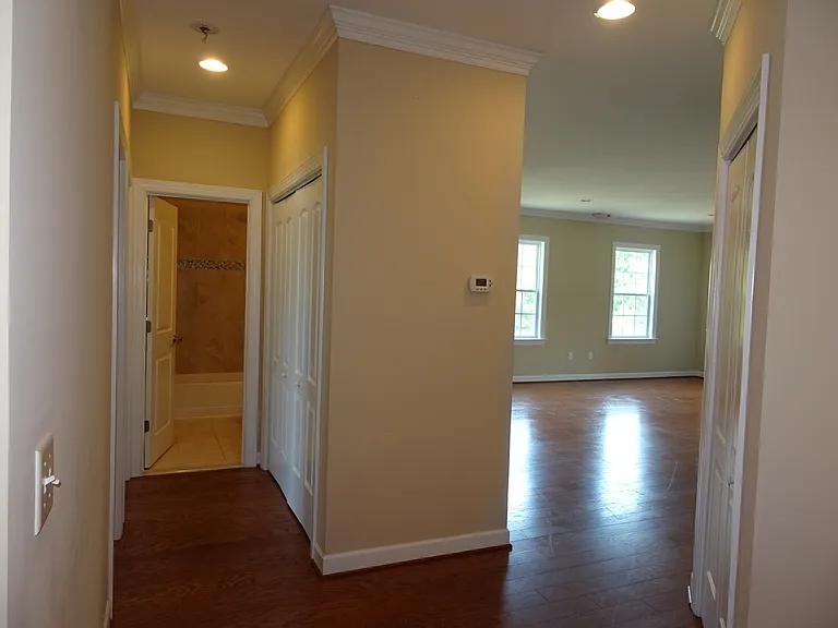 802 Braemar Crk — Photo 3