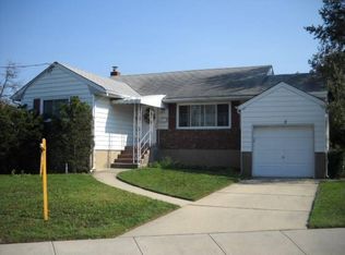 1722 Laurel St, Merrick, NY 11566