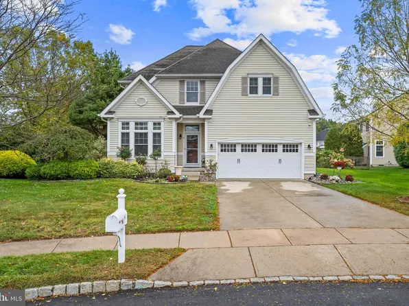 6 Buoy Dr, Mount Laurel, NJ 08054
