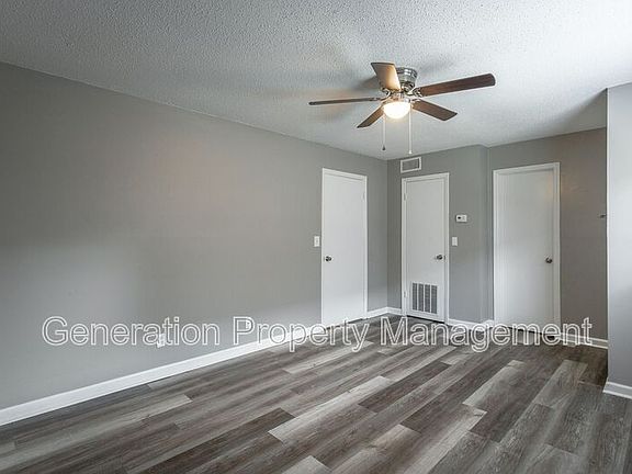 5th image of 2414 Lyndon Ave #13