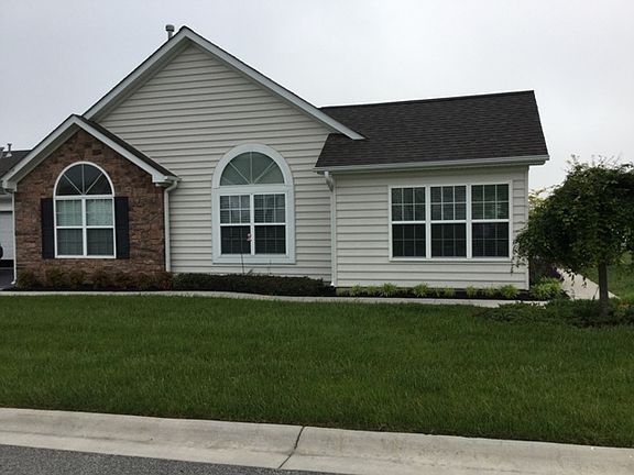 2nd image of 475 Revolution Cir