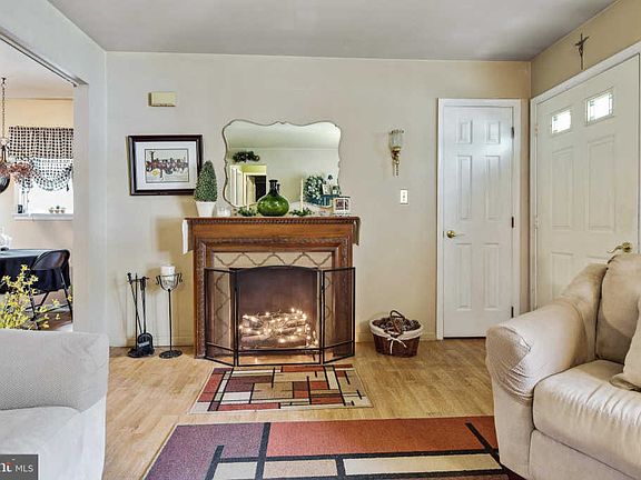 5th image of 214 Atlantic Ave