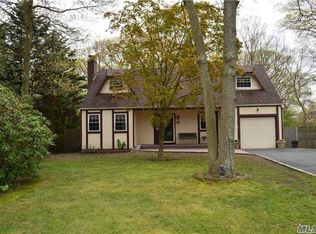 138 Granny Rd, Farmingville, NY 11738