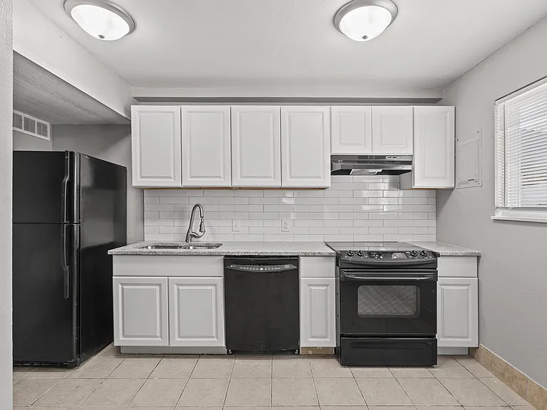 3733 Brush Creek Dr #1 — Photo 2