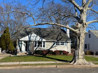 26 Benson Ln, Trenton, NJ 08610