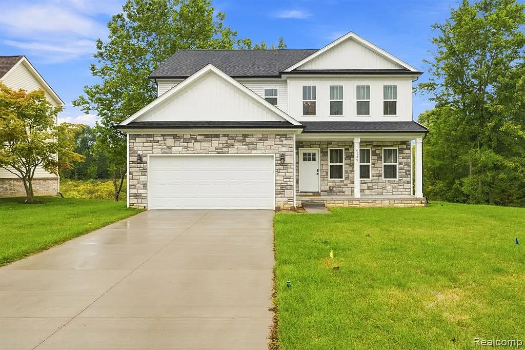4 bed, 2.5 bath, 2385 sqft, $2,695 — Photo 1