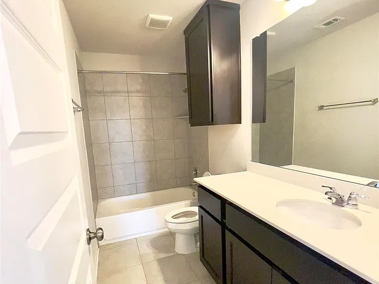 1725 Fountain Bridge Dr — Photo 20