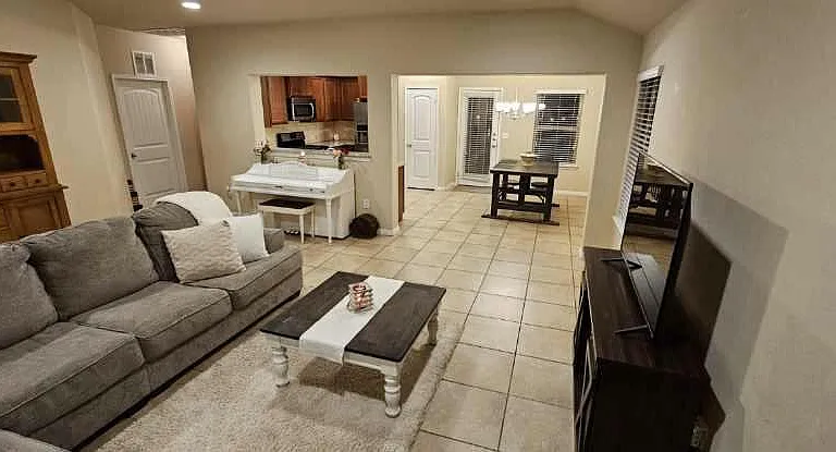 605 Carly Ann Ln — Photo 4