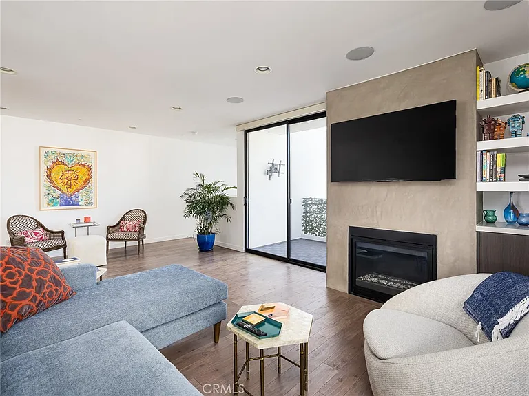121 E Walnut Ave — Photo 9