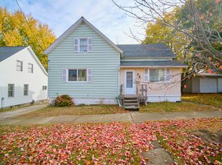 819 Kosciusko St, Manistee, MI 49660