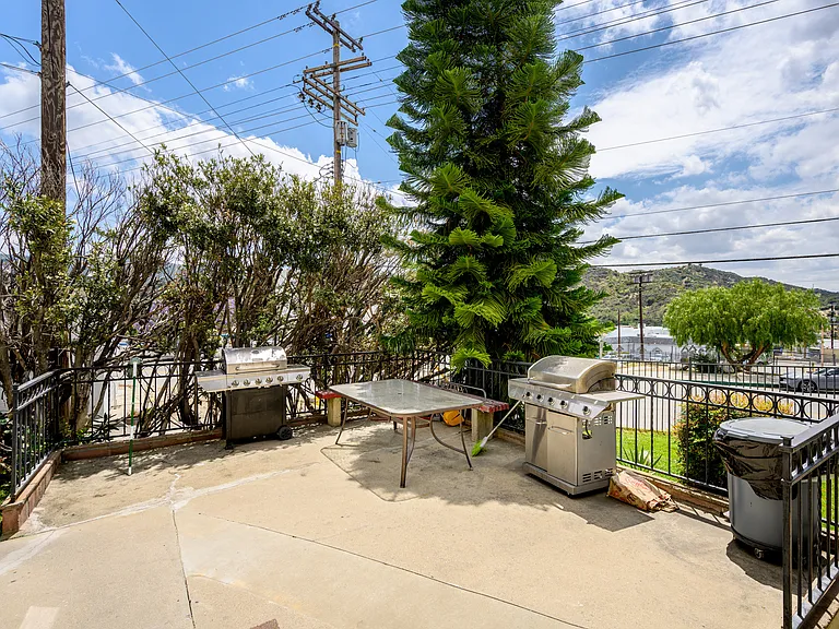 10204 Tujunga Canyon Blvd #2 — Photo 15