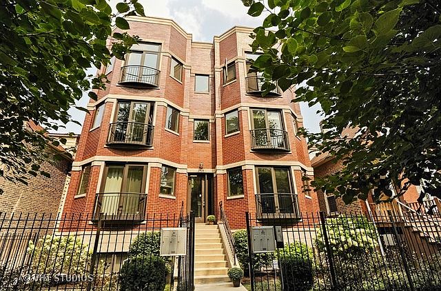1st image of 2038 W Iowa St APT 1E