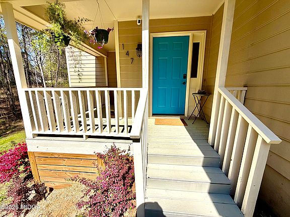 3rd image of 147 River Forest Dr