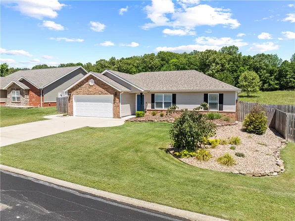 1821 Wellington Rd, Harrison, AR 72601