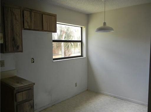 5th image of 4032 Lakeside Dr