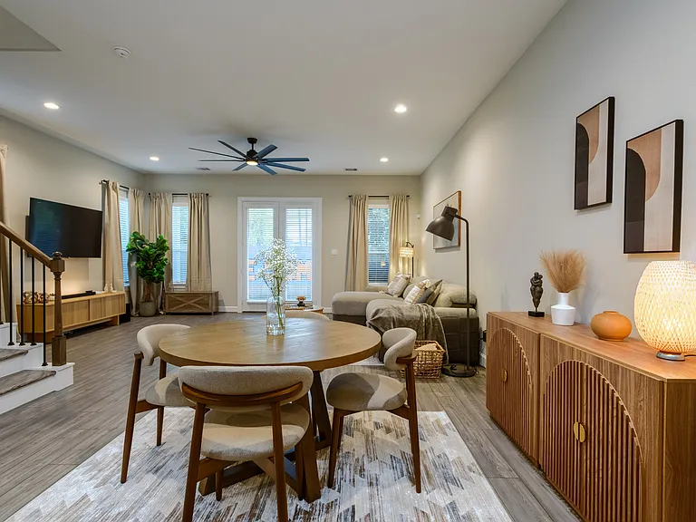1109 Robbie St — Photo 26