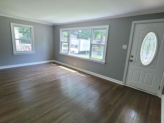 4th image of 10509 Hoyt Dr