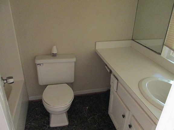 3rd image of 2201 E Broad St APT A
