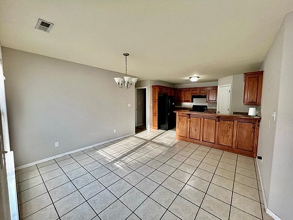 5th image of 1203 E Freedom