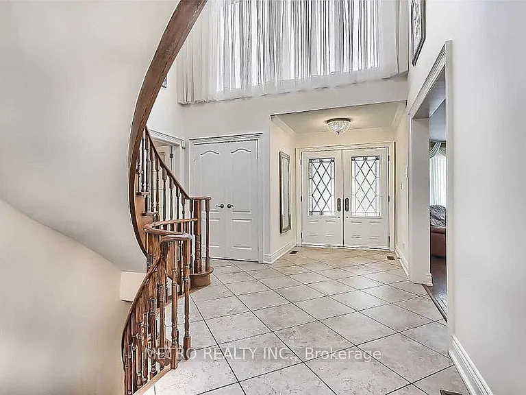 17 Twin Circle Ct #ENTIRE — Photo 3