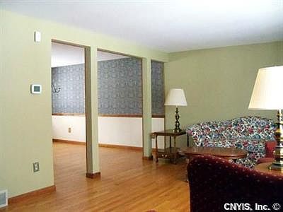 4th image of 6084 Meadow Dr