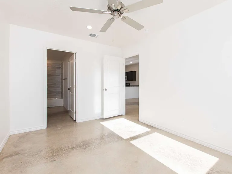 1301 Concord Dr — Photo 11