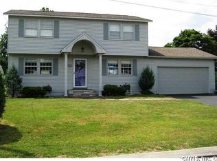 7723 Frayer Ln, Liverpool, NY 13090
