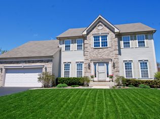 276 Redbud Ln, Batavia, IL 60510