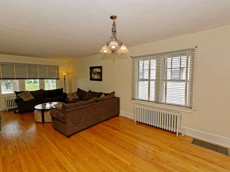 2nd image of 103 Van Schoick Ave