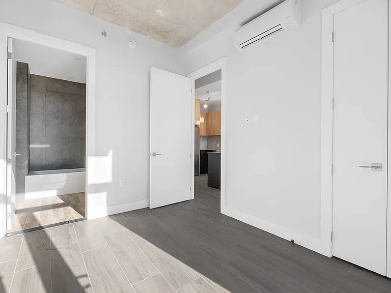 101 Macombs Pl #5D — Photo 12