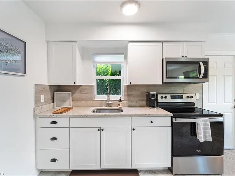 3365 Estey Ave — Photo 7