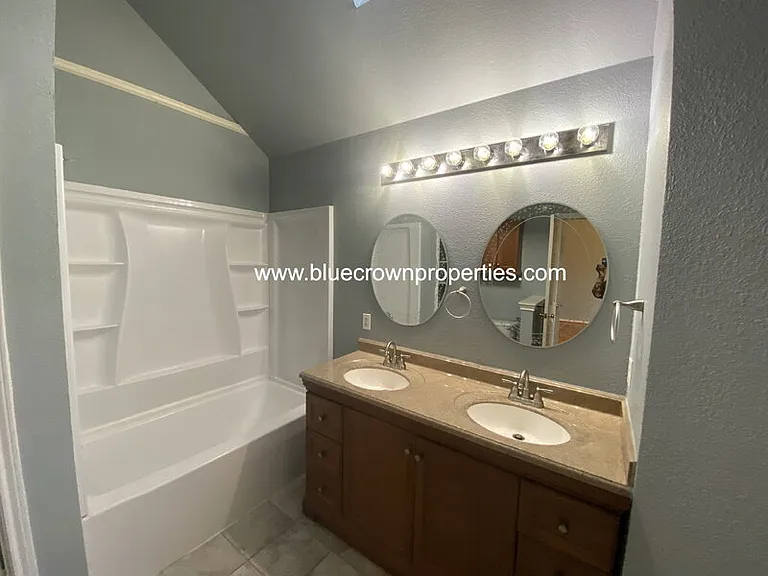 1321 W Branch Hollow Dr — Photo 11