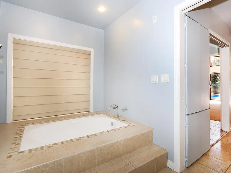 1609 Capistrano Ave — Photo 14